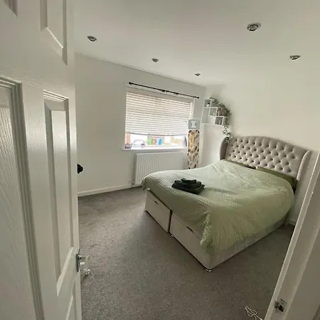 Yourlinkshouse Close To Etihad & Coop Live Arena - Sleeps 4 Manchester Exterior photo