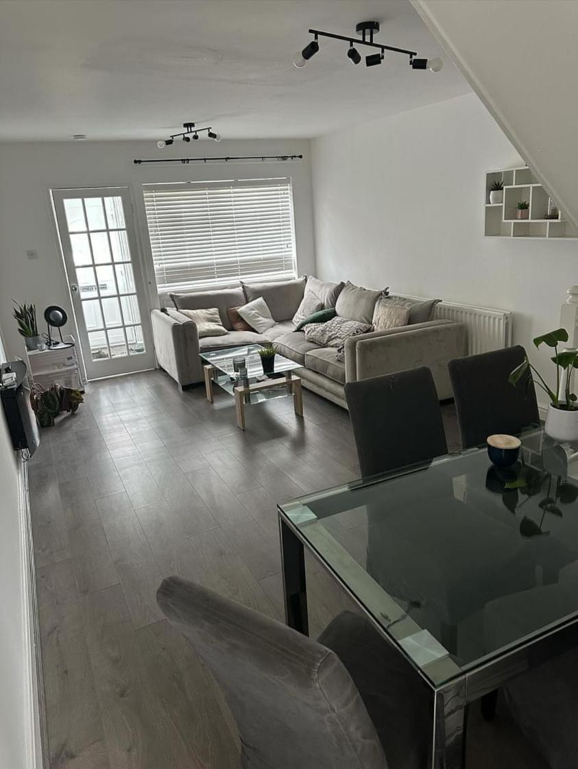 Yourlinkshouse Close To Etihad & Coop Live Arena - Sleeps 4 *