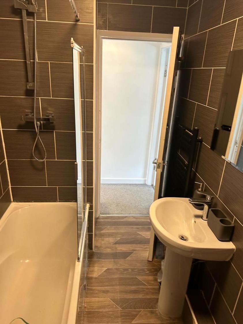 Yourlinkshouse Close To Etihad & Coop Live Arena - Sleeps 4 Casa vacanze Manchester